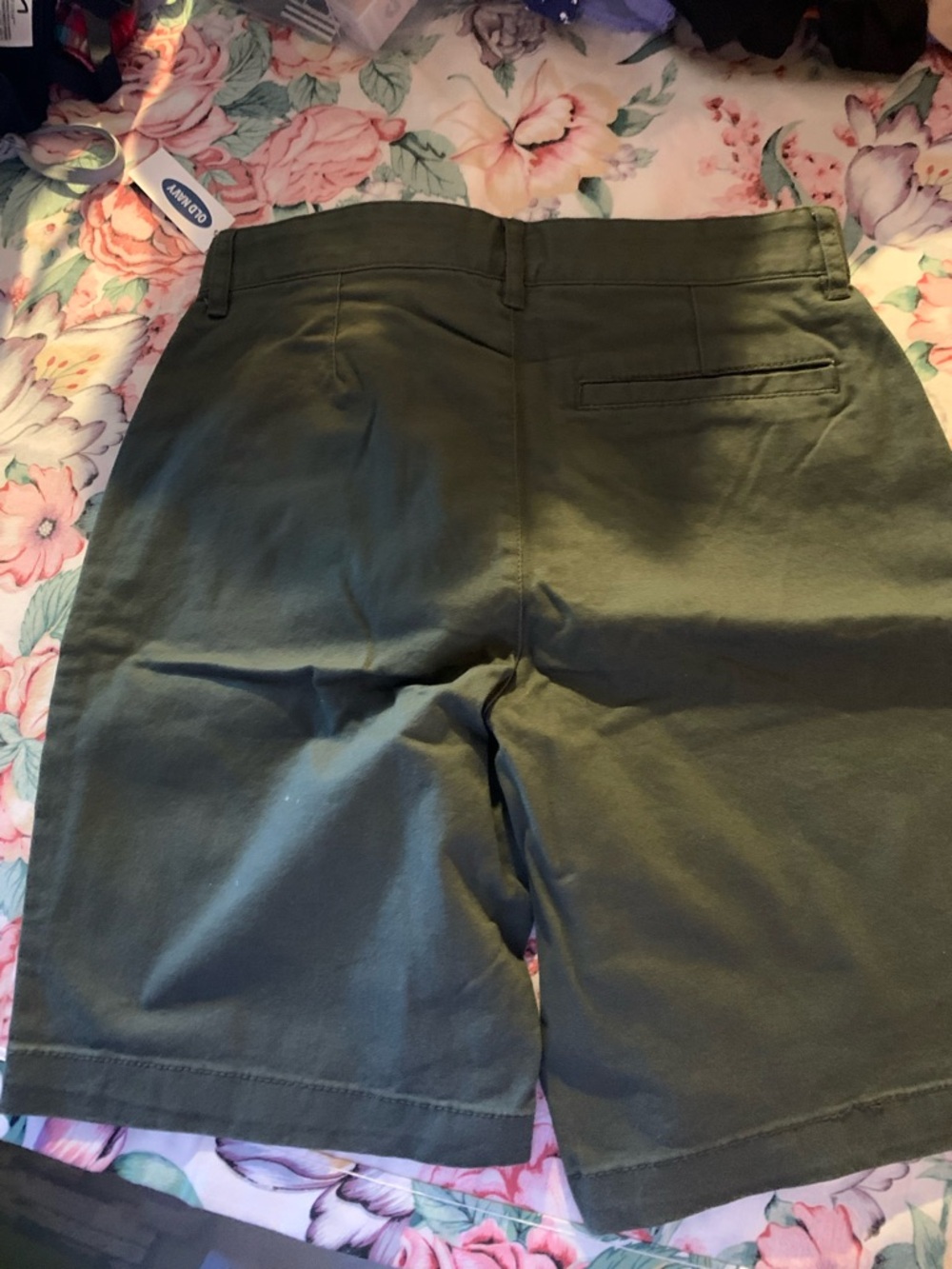 Old Navy Boys Olive Green Stretch Chino Shorts Size 12 - Picture 9 of 11